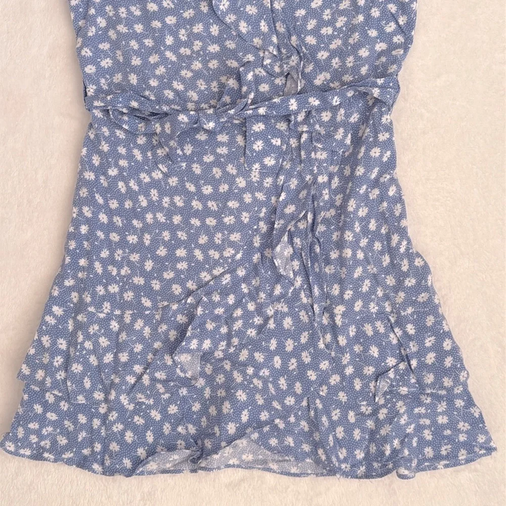 Bardot Junior | Ditsy Floral Print Ruffle Faux Wrap Mini Dress Blue/White (10) - Picture 8 of 16